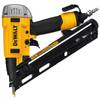 DEWALT Clavadora de acabado neumática, calibre 15, 1/4 pulg., con cable  (DWFP72155)