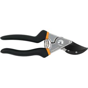 Fiskars Bypass Pruner with 5/8