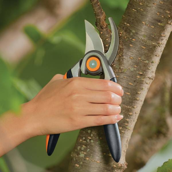 Fiskars Shear Ease Grass Shears - Black