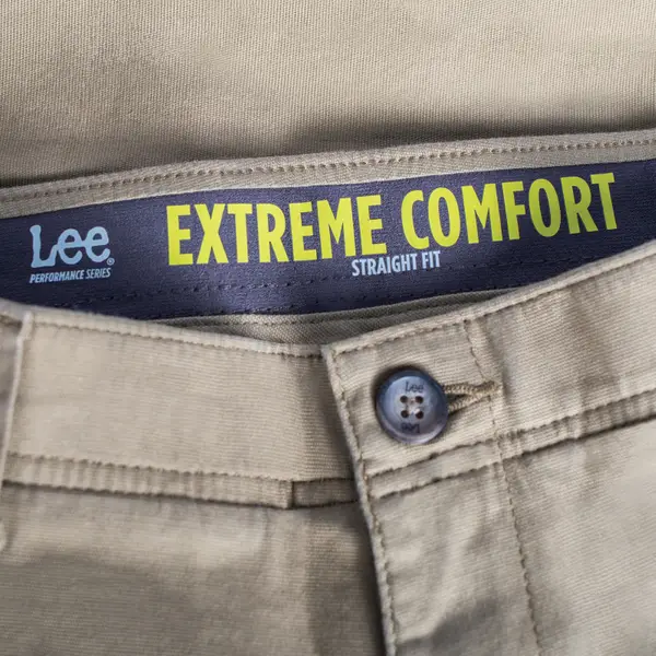 Lee Men's Extreme Comfort Cargo Pants - 427-1124-30x30 | Blain's Farm &  Fleet