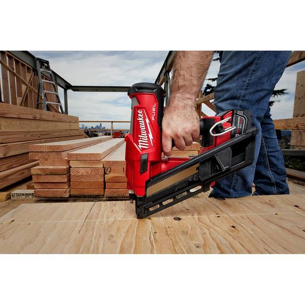 Milwaukee M18 FUEL 30 Degree Framing Nailer Kit 2745-21
