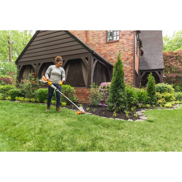 YMアルバイトさん専用　STIHL FSA 57 バッテリー式草刈り機 STIHL バッテリー刈払機 FSA 57 - YouTube