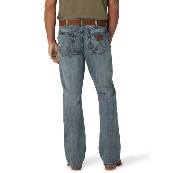 Wrangler Authentics Relaxed Fit Bootcut Herenjeans, 32W / 30L Wrangler Authentics Relaxed Fit Bootcut Herenjeans, 32W / 30L