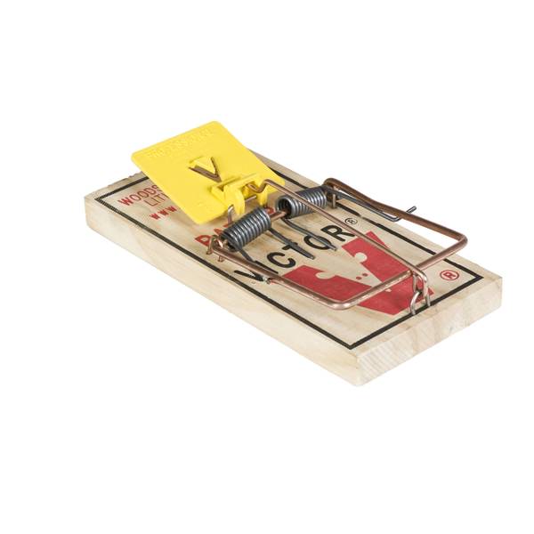 Victor Plastic Pedal Rat Trap - M205 | Blain's Farm & Fleet