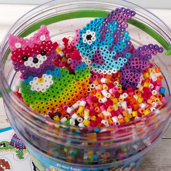 Perler 80-42977 Care Bears Beads Small Bucket Kit, 5000pcs