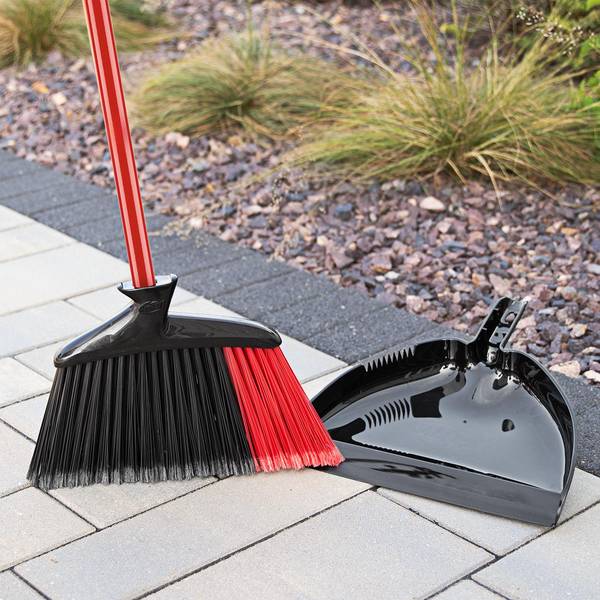 Libman Indoor/Outdoor Angle Broom with Dustpan - 905 | Blain's