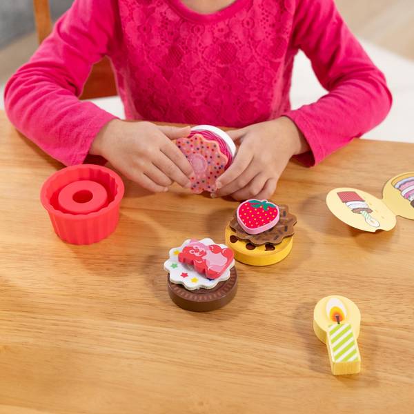 Cute Play Doh Cupcake Play-Doh Create 'n Go Cupcakes Playset, Play
