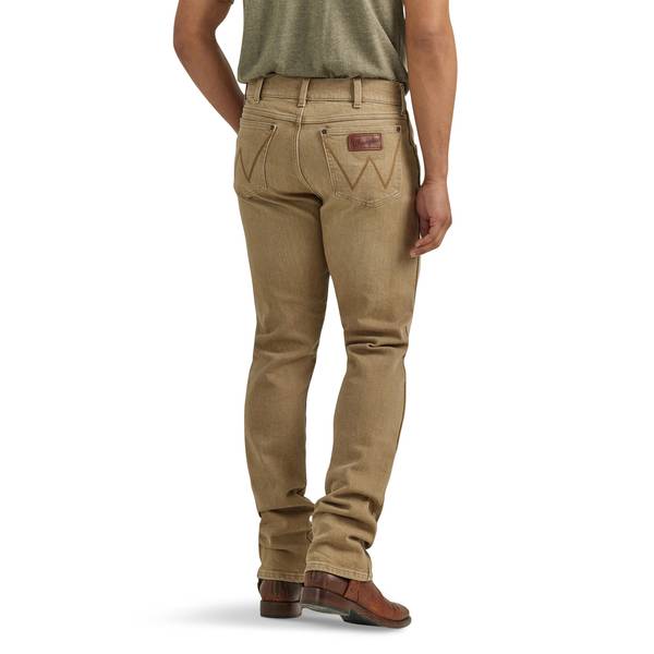 Wrangler Men's Retro Slim Fit Straight Leg Jean, Saddle