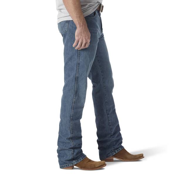 Wrangler Men's Retro Slim Fit Bootcut Jean, Worn In, 30x30