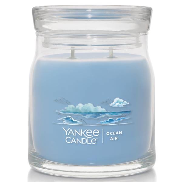 Photo of 13 oz Ocean Air Signature Candle