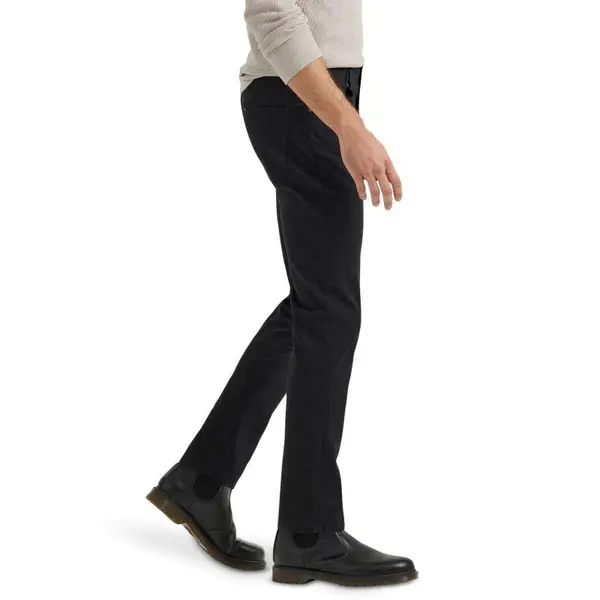 Lee Men's Extreme Motion Straight Fit Tapered Leg Jeans