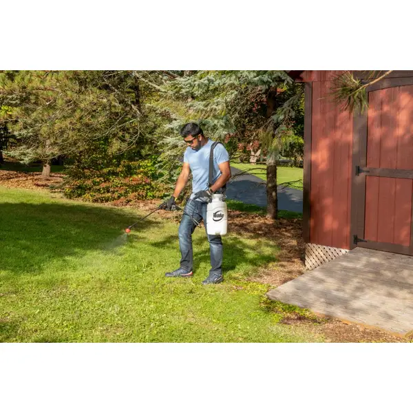 Roundup 2 Gallon Li-Ion Power Wand Sprayer - 190789 | Blain's Farm