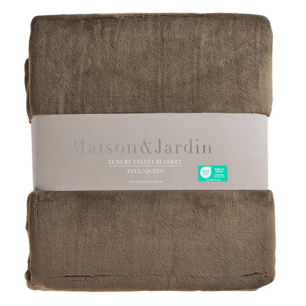 Photo of Maison and Jardin Full and Queen Velvet Blanket