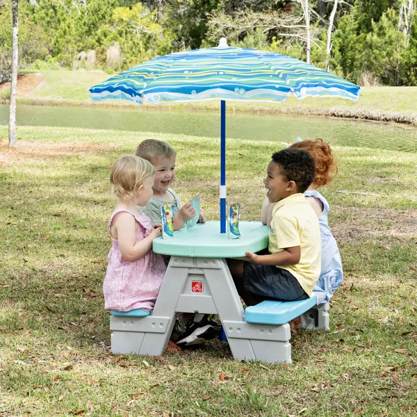 Step 2 Summer Shade Picnic Table with Umbrella - 451104 | Blain's
