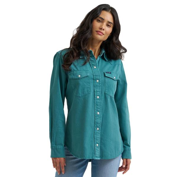 Photo of Women's Colorwash Iconic Snap Shirt