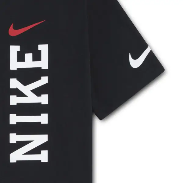 Nike Boy's Linear Logo Short Sleeve Tee - 9Q1311-023-S | Blain's