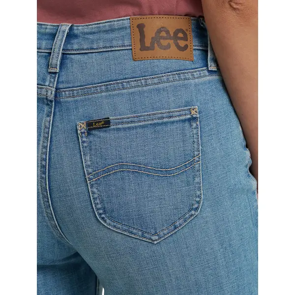 Lee Women's Legendary Relaxed Straight Jean - 112370293-4M