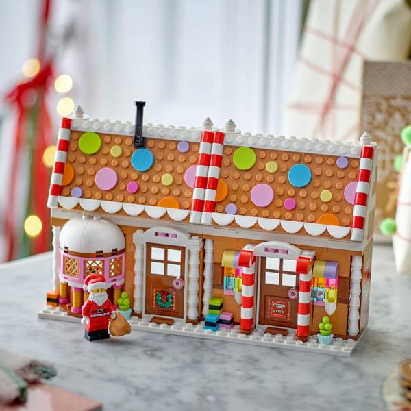 LEGO Festive Gingerbread House 40809 Building Set - 6531199